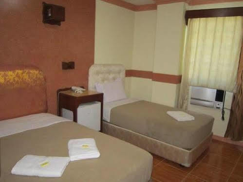 Golden Stallion Suites Cagayán de Oro Exterior foto