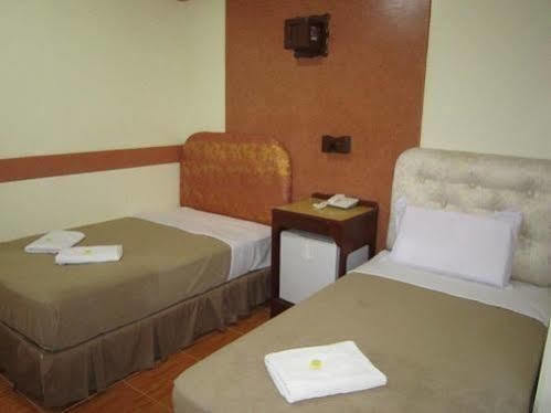 Golden Stallion Suites Cagayán de Oro Exterior foto