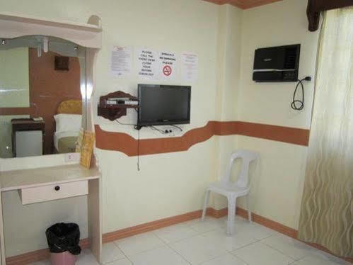 Golden Stallion Suites Cagayán de Oro Exterior foto