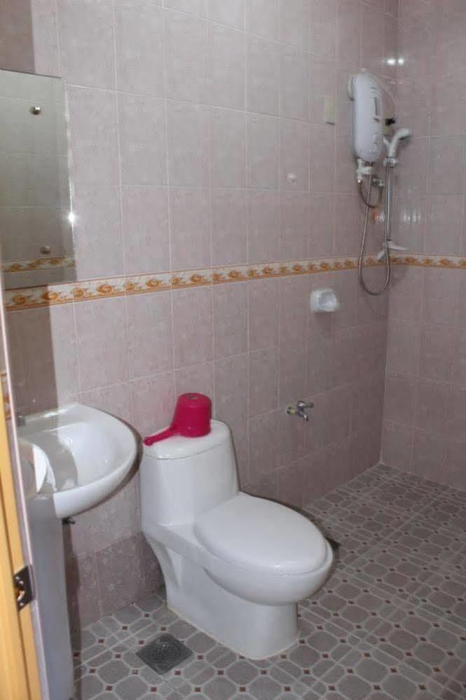 Golden Stallion Suites Cagayán de Oro Exterior foto