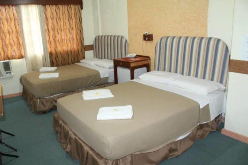 Golden Stallion Suites Cagayán de Oro Exterior foto